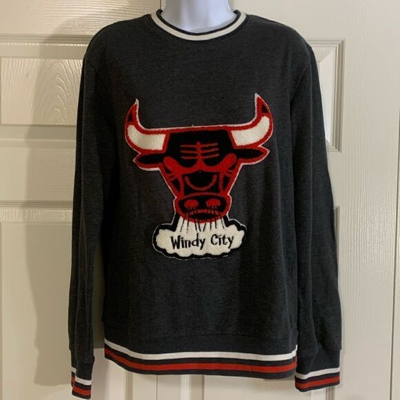 Mustache 3RCADE Tops - Vintage Chicago bulls sweater shirt, small, “Windy City”, great condition